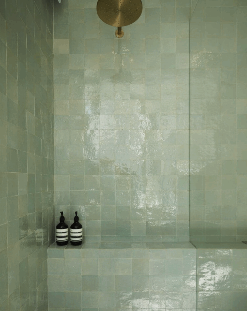 VERITABLE ZELLIGE 10 X 10 VERT PALE