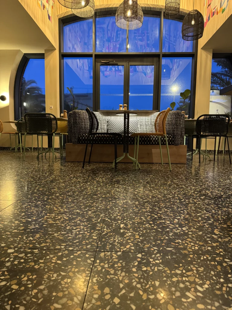 TERRAZZO 60 x 60 CM TURRON | VotreCarrelage.com TERRAZZO 60 x 60 CM TURRON