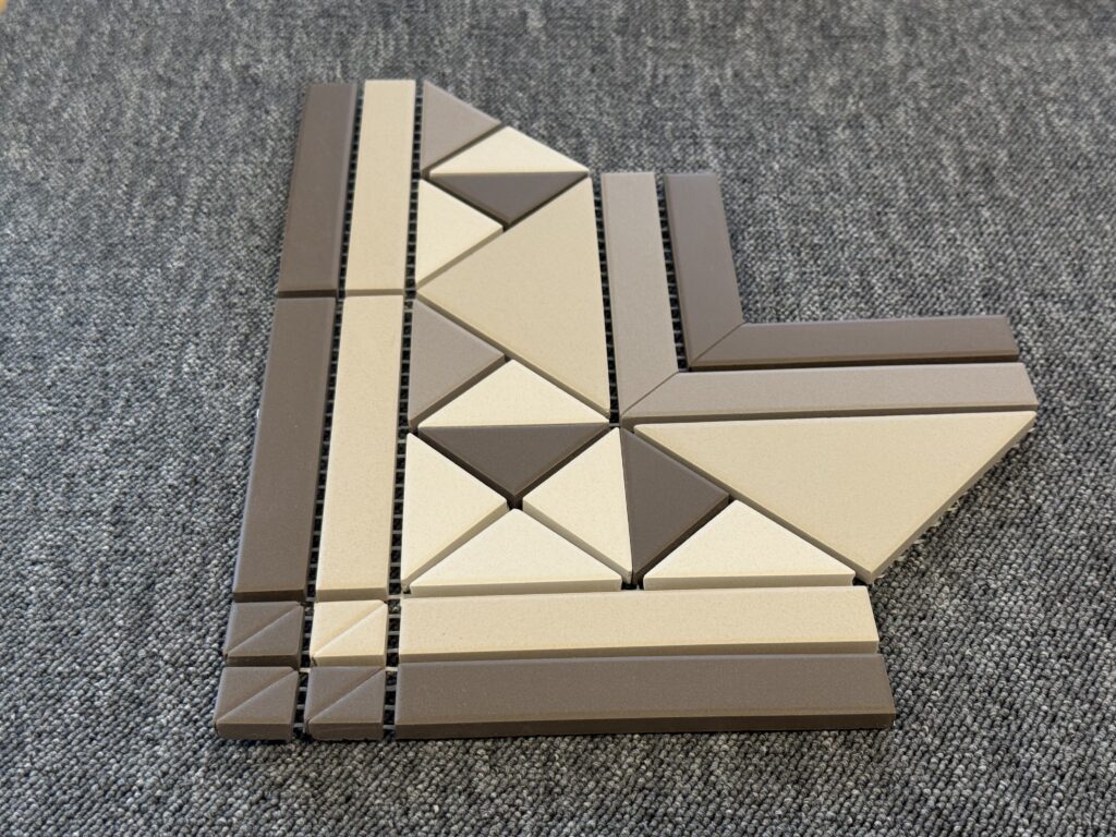 CARREAUX VICTORIAN MOSAÏQUE GOTHENBURG 29.5x29.5 | VotreCarrelage.com Angle Carreaux Victorian à motif géométrique mosaïque GOTHENBURG 29.5x29.5